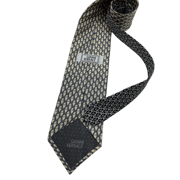 🆕GIANNI VERSACE Gray/Ivory Art Monogram GV Silk LUXURY Tie ITALY - Picture 2 of 4